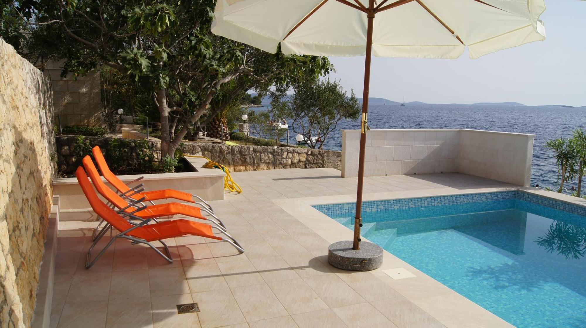 Apartments Niana With Heated Seawater Swimingpool Donji Okrug  Eksteriør bilde