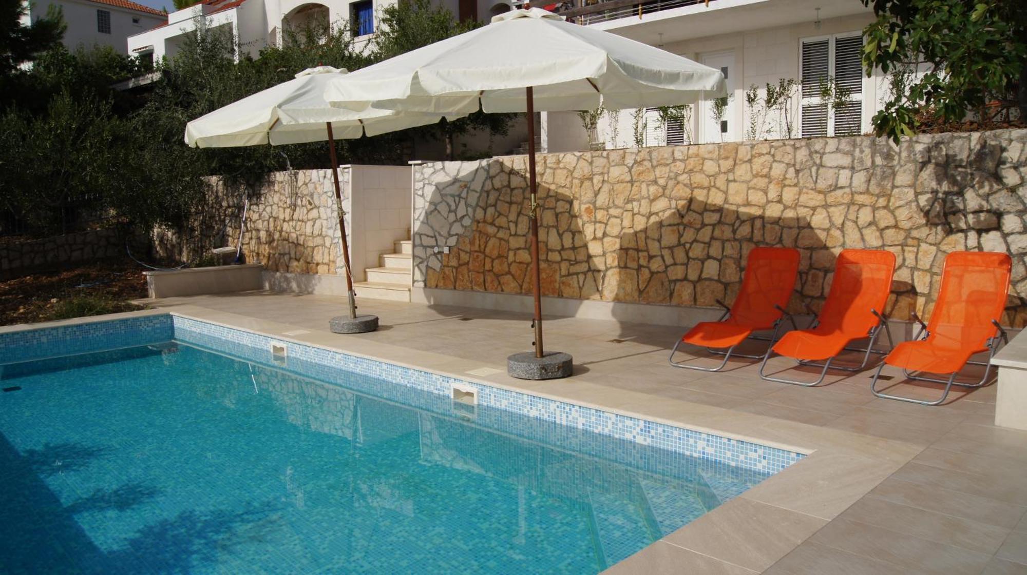Apartments Niana With Heated Seawater Swimingpool Donji Okrug  Eksteriør bilde